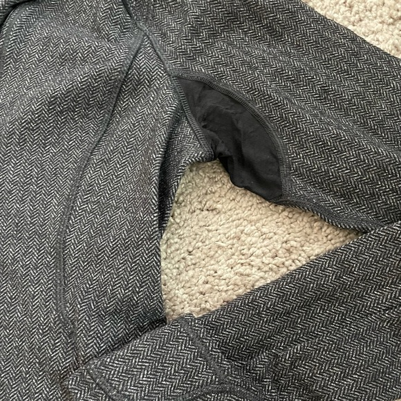 Lululemon women’s jacket - Picture 3 of 4
